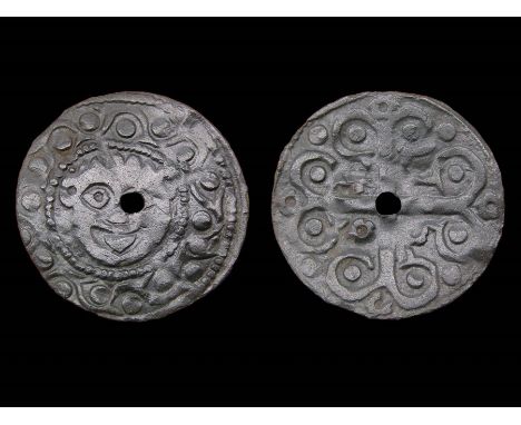 English Medieval Jetton. Edward II, 1307-27. Type 9. Copper, 0.63g. 19.18 mm. Full face head of Medusa with tongue out, pelle