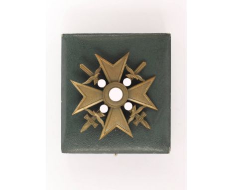 Spanienkreuz in Bronze mit Schwertern, Spanischer Bürgerkrieg 1936-1939. Kreuz Bronze patiniert, an Nadel, im Verleihungsetui