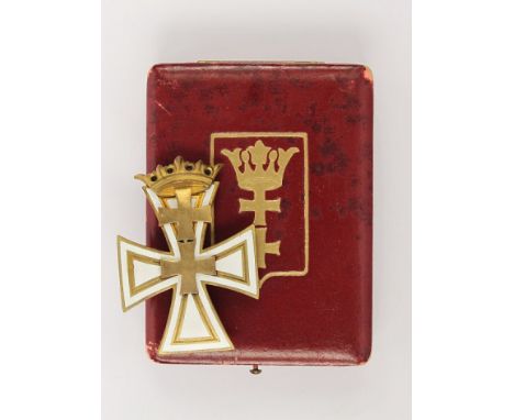 Danziger Kreuz 1. Klasse,  verliehen 1939-1940. Kreuz Bronze vergoldet und emailliert, an Nadel. Rückseitig Hersteller Juweli