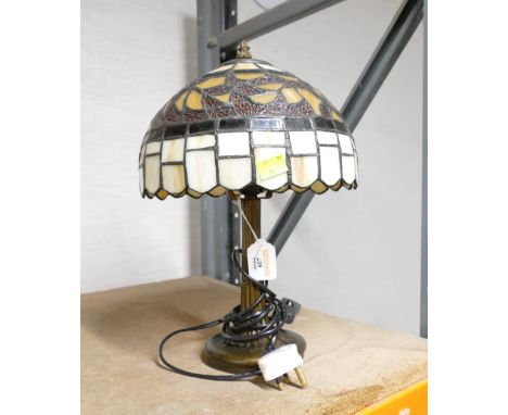 Tiffany style lamp shade on metal column base, 38 cm high 