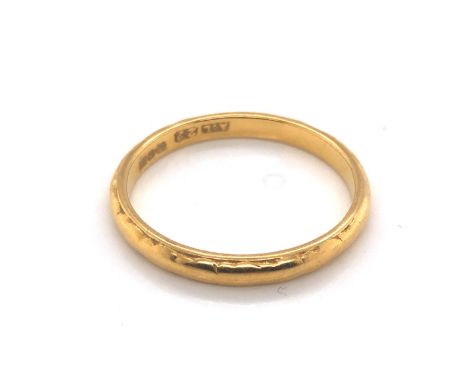 A VINTAGE 22ct DUBLIN HALLMARKED DATED 1843, GOLD WEDDING BAND. FINGER SIZE Q 1/2. WEIGHT 3.63grms. 
