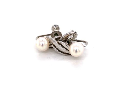 A PAIR OF VINTAGE MIKIMOTO CULTURED AKOYA PEARL AND SILVER SCREW BACK EARRINGS COMPLETE WITH FITTED CASE. SIGNED M AND SILVER