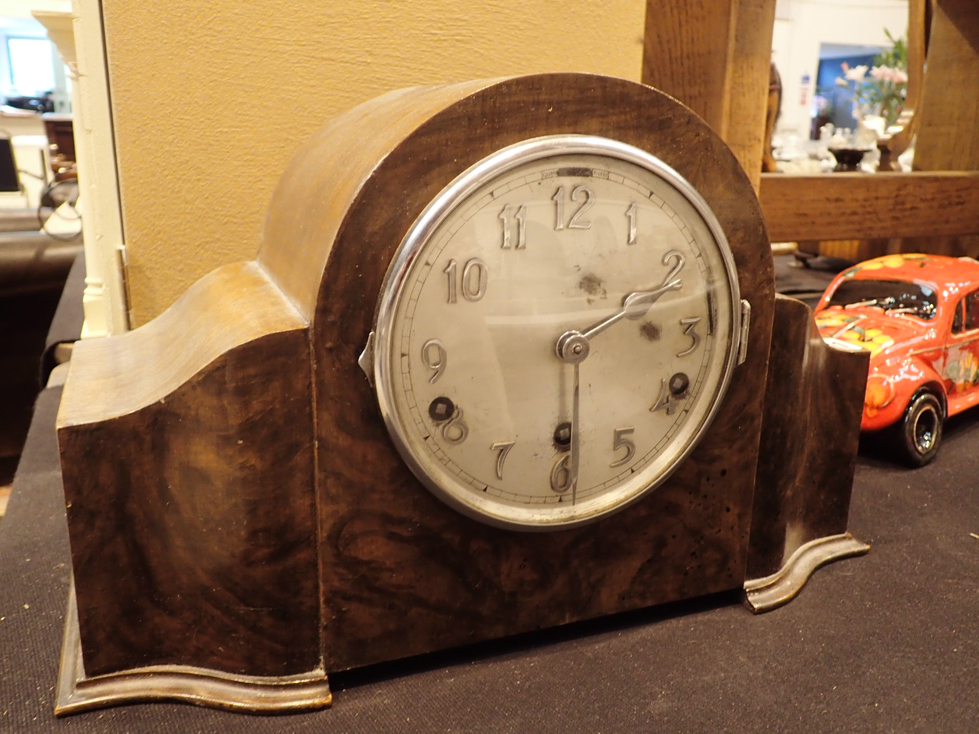 Westminster Whittington mantel clock with key and pendulum