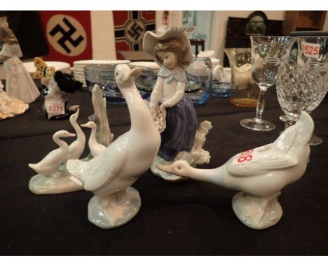 Mixed collection of Lladro and Nao figurines 