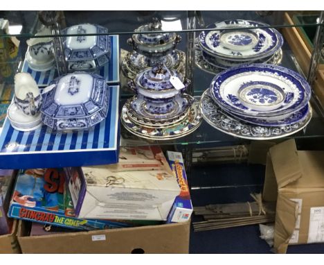 LOT OF VARIOUS DINNERWARE, comprising Booth's blue and white plates, other ceramic plates, a soup tureen and stand, a gravy b