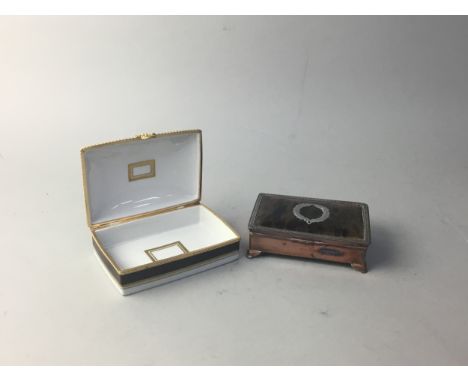 LATE 19TH CENTURY SHEFFIELD PLATE CIGARETTE BOX, with tortoise shell lid, along with a 20th century ceramic box (2)
