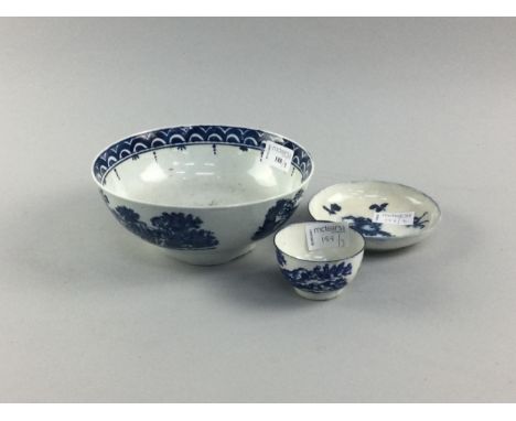 FIRST PERIOD WORCESTER BLUE AND WHITE SLOP BOWL, 19cm diameter, along with a First Period tea bowl and saucer dish (3)