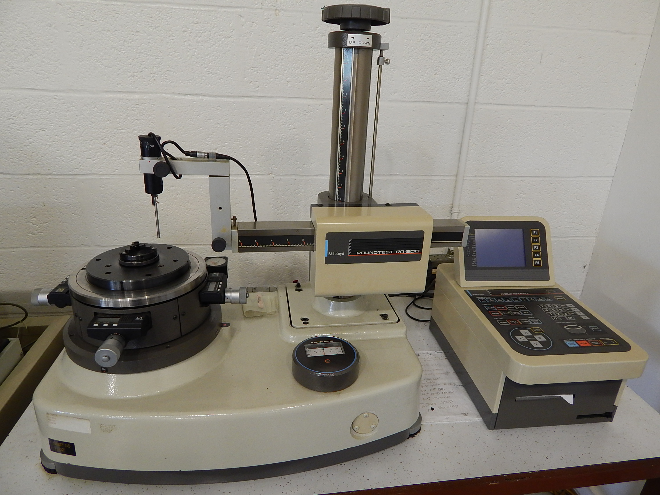 Mitutoyo Model Roundtest RA300 Roundness Measuring System, s/n 460102