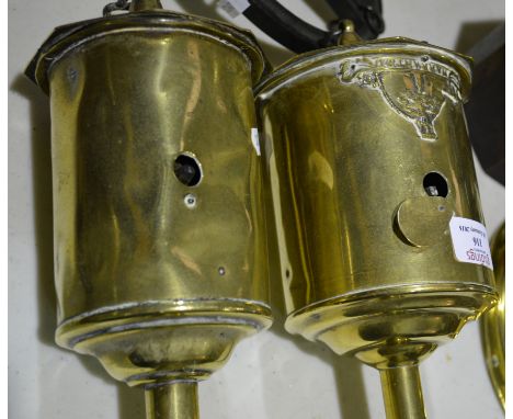 Brass cased clockwork meat jack, 34cm, a brass mounted copper bugle and three horns, (5).