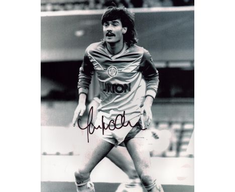 Ian Snodin signed 10x8 inch black and white photo pictured in action for Leeds United. Good condition Est.