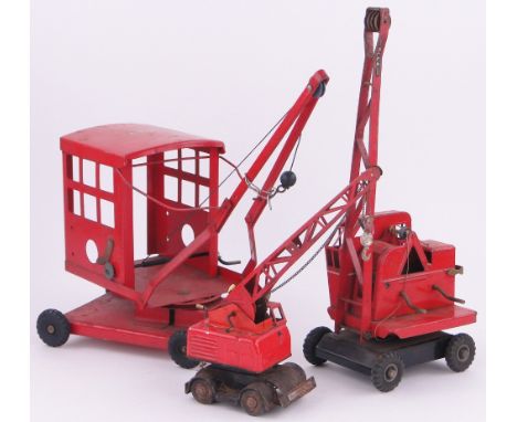 A Triang tinplate toy crane,
height 15.5", a model of the 4 ton Jones mobile crane by K & L Steel Founders of Letchworth, and