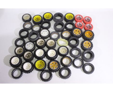 Kyosho - Tamiya - A collection of loose tyres and some wheels in various scales suitable for RC model cars. Lot includes Supe