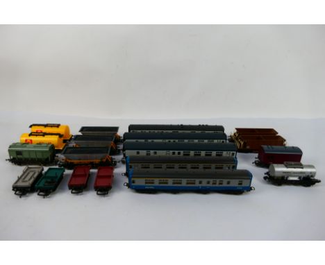 Mainline - Lima - Hornby - Mainline - A group of OO gauge coaches and wagons including a Buffet Restaurant car in BR blue and
