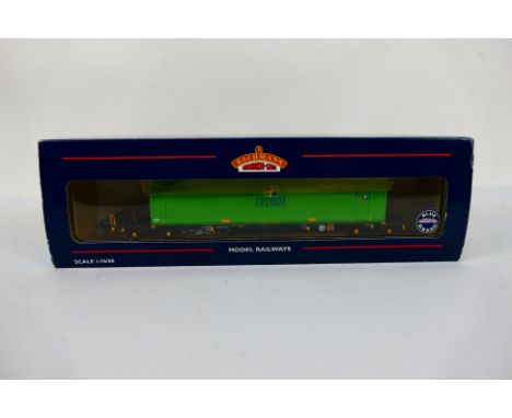 Bachmann - A boxed OO gauge Intermodal & container set in Consent Leasing livery # 37-300A. They appear Mint in Good boxes wi