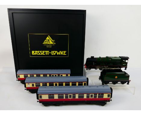 Bassett Lowke - A boxed Bassett Lowke O Gauge 3-rail electric BL99012 BR Thames Clyde Class 4-6-0  Locomotive and Tender Op.N