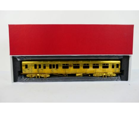 San Cheng (China)  - A boxed brass and unpainted O gauge San Cheng Dia.E159 Collett Coach. The model appears to be in Mint co