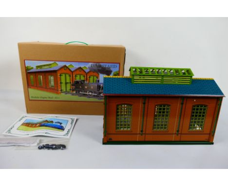 Darstaed - A boxed O gauge tinplate Darstaed ES1 Modular Engine Shed. The engine shed appears to be in Mint condition and com