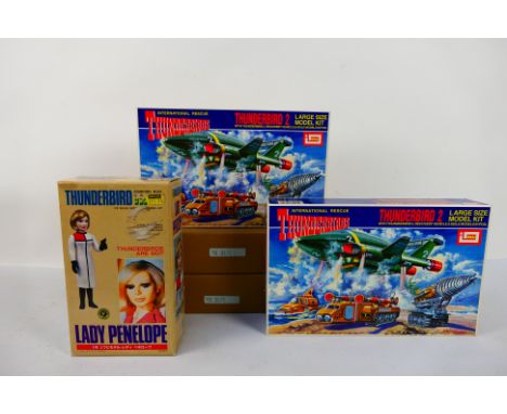 Imai - Three boxed 'Thunderbird' themed plastic model kits. Lot consists of Imai IB1512 Thunderbird 2 with Thunderbird 4, Rec