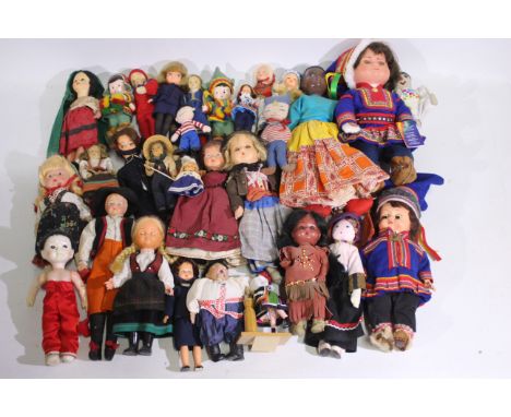 Costume Dolls - A collection of mostly vintage dolls including 2 x Salvation Army dolls, 2 x in Norwegian dress and similar o