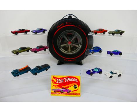 Hot Wheels - Redline - Mattel - A vintage wheel shaped carry case with 12 x Hong Kong made cars, Custom Volkswagen, Custom T-