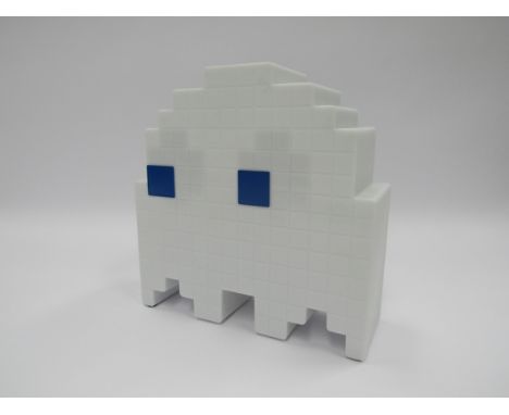 Colour changing electric Pac-Man light/ novelty lamp 