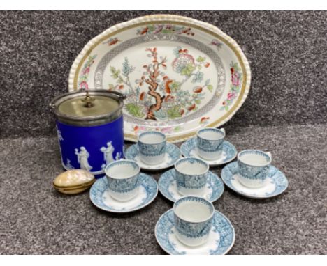 Tray containing large ironstone Indian tree meat-dish, Wedgwood lidded pot, mother of Pearl trinket and also includes set of 