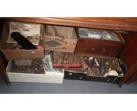 a large collection of vintage hardware, including brackets, doorknobs and architectural fittings (as lotted)