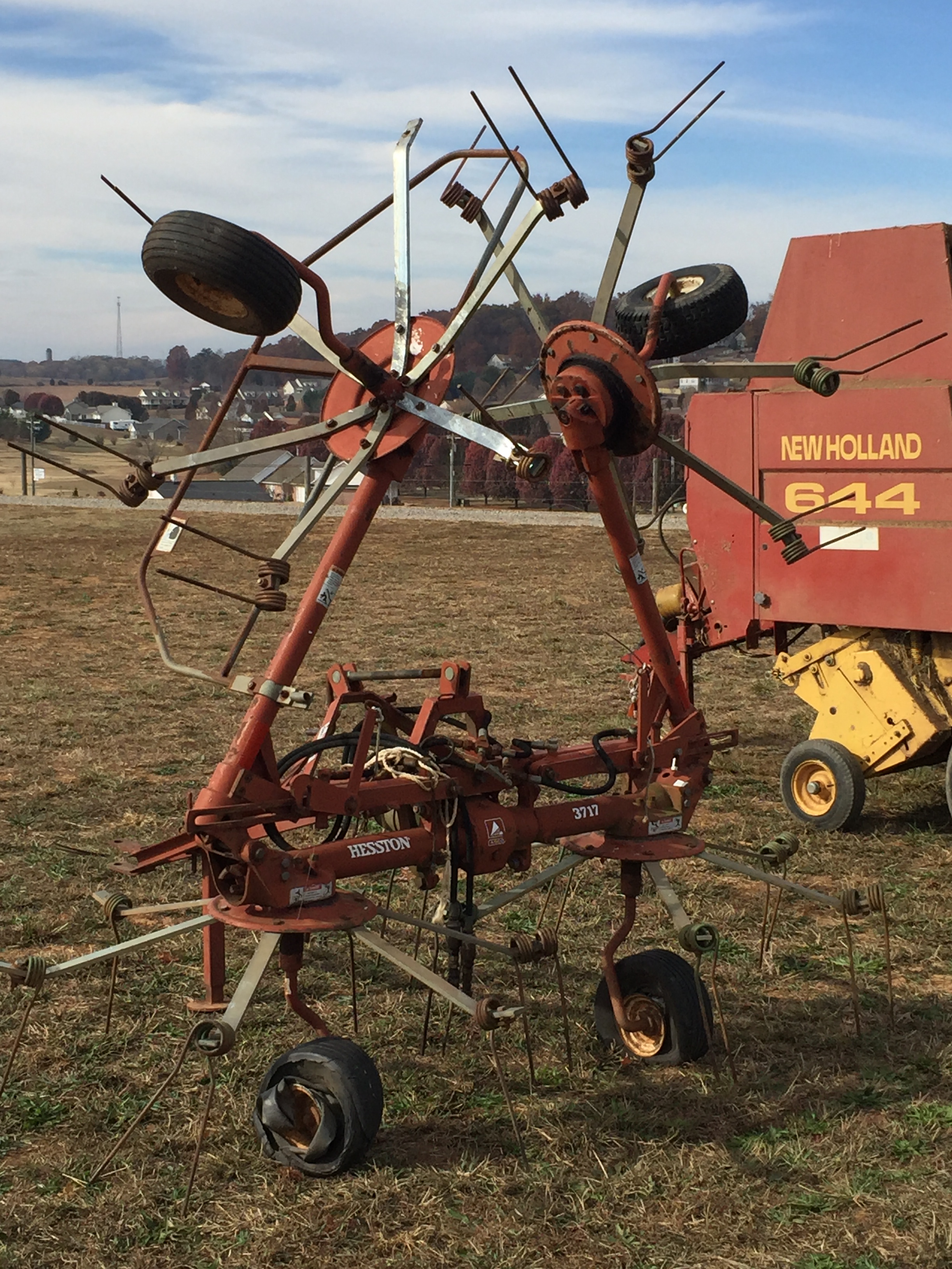 Hesston 3717 Hay Tedder, 17'
