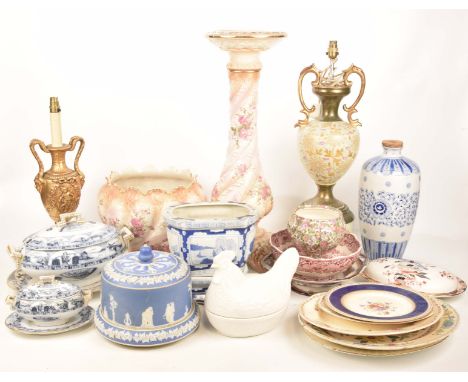 Blue and white and other decorative ceramicsTo include Chinese blue and white landscape vase and stand, 20th Century, a sitti