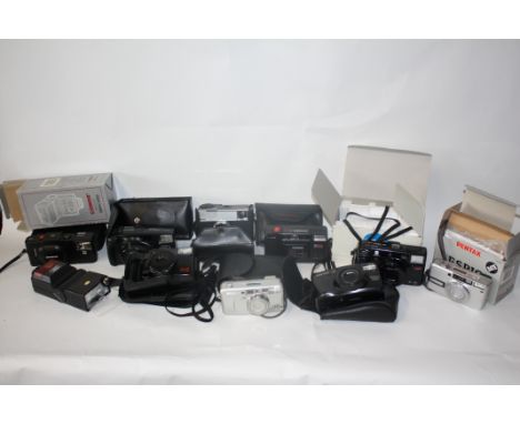 Mixed lot of cameras to include Minolta AF Telesuper