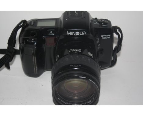 Minolta Dynax 700 SI together with a Minolta AF zoom 28-105mm lens