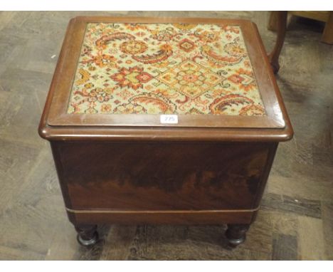 Victorian mahogany box commode with liner 