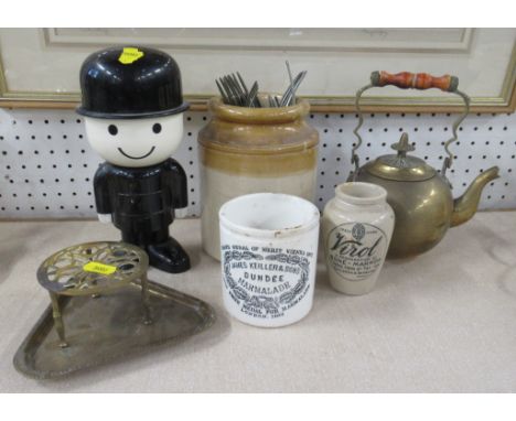 A Homepride model, together with jars and metalware
