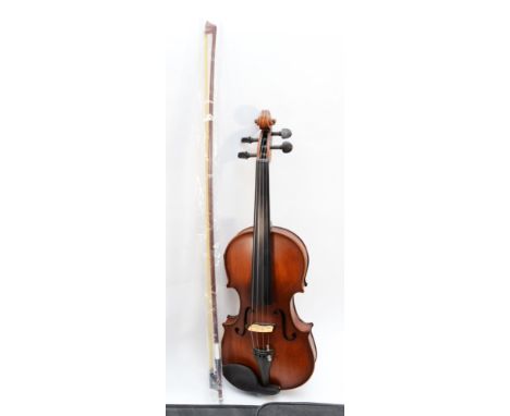 A modern Gear4Music electric violin with bow, in fitted hard case, unused as new condition.