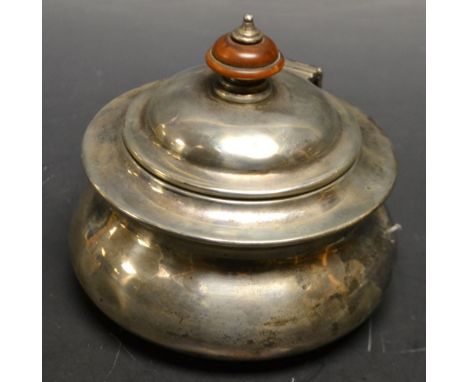 An Edwardian silver caddy, hinged cover, London 1908, 7.5oz