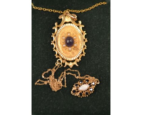 An amethyst and faux pearl pendant necklace, central oval cabochon amethyst surrounded six faux seed pearls, yellow metal mou