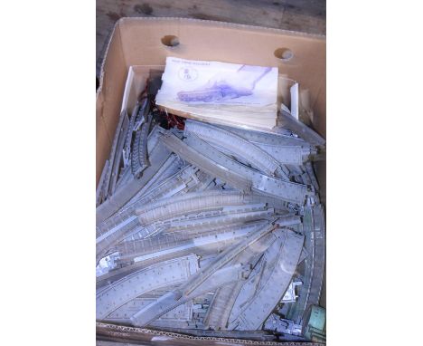 A job lot of vintage Triang 00 gauge track &amp; accessories 