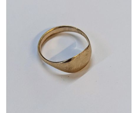 A stamped 9ct gold signet ring, 3g Location: 