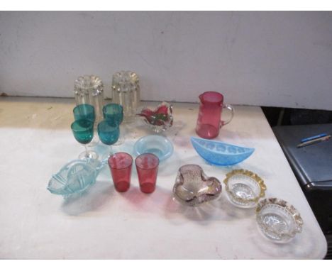 Glassware to include Mary Gregory style beakers and jug, green glass wines, art glass blue, Vaseline style glass, a pair of l
