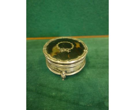 Silver 19c rouge pot and lid with tortoise shell and piquet ware lid on tripod supports, item needs work