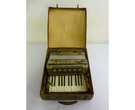 Meincl & Herold accordion in fitted case - A/F