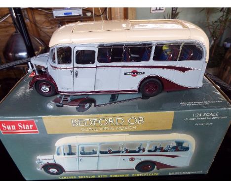 Sun Star - a 1:24 scale diecast model Bedford OB Duple Vista Coach 1949 issued in a limited edition, appears m or nm in box, 