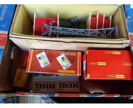 Model railways - OO guage Hornby station R003, girder bridge R657, 2 x Triang colour light signal sets , 2 x Fleischman boxed