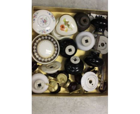 Collection of ceramic door handles, glass knobs & trinket including Royal Worcester