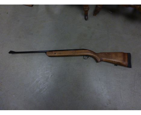 A vintage BSA MERCURY break barrel air rifle.