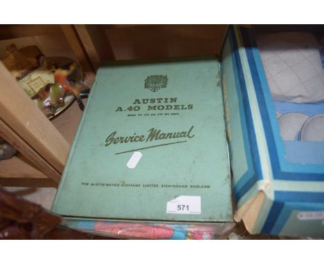 MIXED LOT: COMPRISING AN AUSTIN A40 SERVICE MANUAL PLUS BEANO BOOK 1983 AND HORNBY RAILWAY MAGAZINES