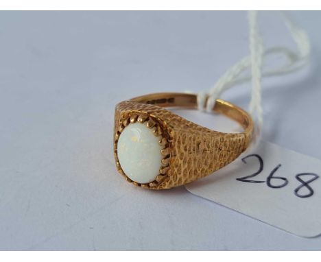 An opal signet ring 9ct size M 3.4g