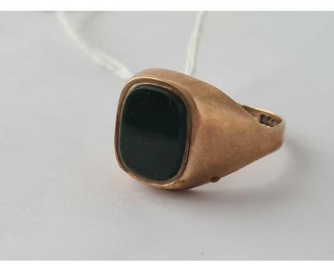A onyx signet ring 9ct size S          4.5 gms