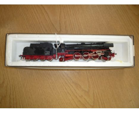 A BOXED FLEISCHMANN HO GAUGE LOCOMOTIVE, No.01 220, D.B. black livery, some wear, in a Liliput box (1800)