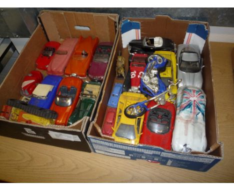 A QUANTITY OF OF UNBOXED AND ASSORTED PLAYWORN TINPLATE, DIECAST AND PLASTIC VEHICLES, to include Marx battery operated tinpl